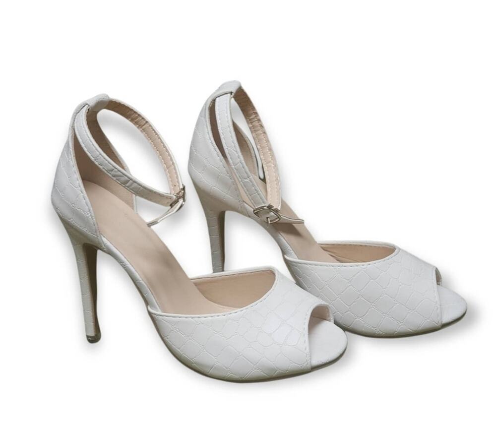 Stiletto Heel Buckle Buckle Peep Toe • White Women's High Heels • Like New